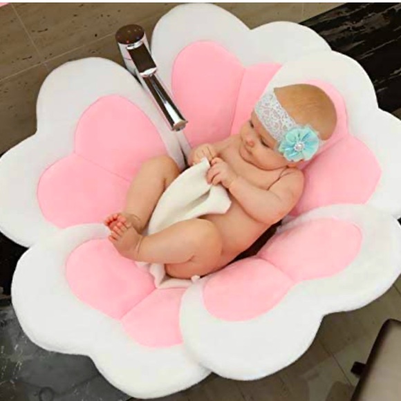 NWT!💎 Blooming Baby Bath Lotus!🧴🧼🌸